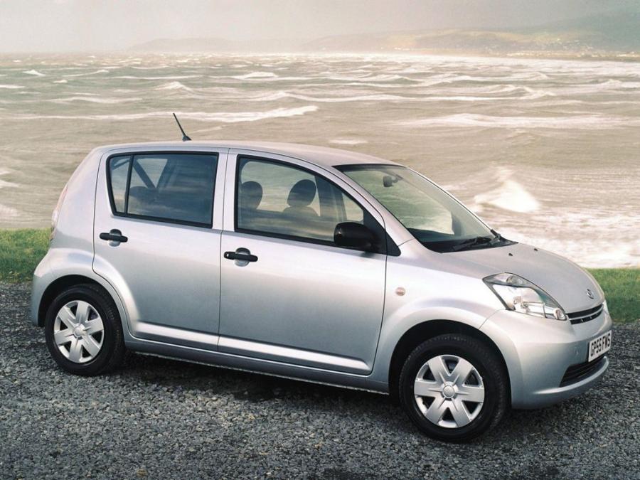  Daihatsu Sirion 2005 года  (UK) (фото 8 из 15)